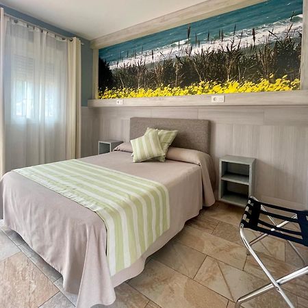Hostal Noli Chiclana de la Frontera Buitenkant foto
