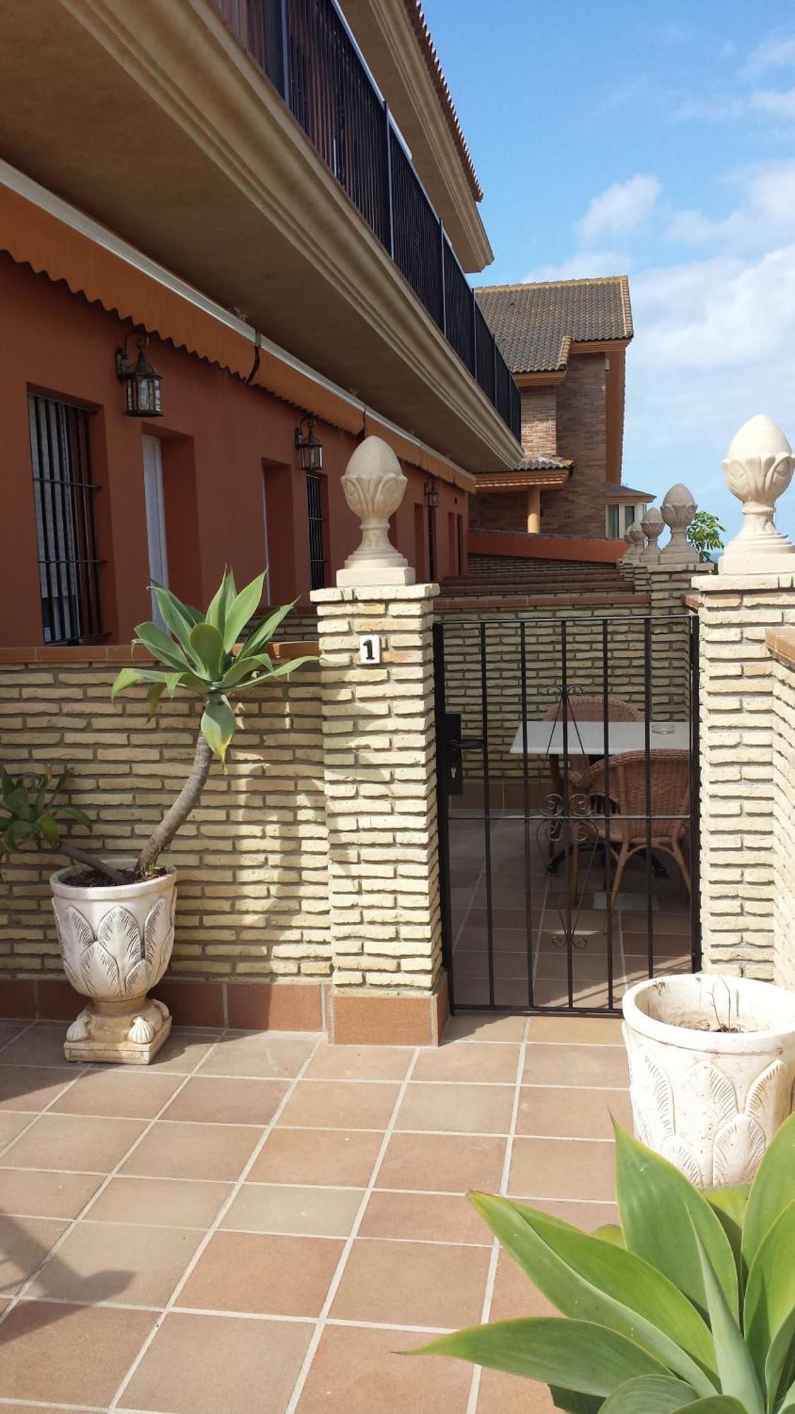 Hostal Noli Chiclana de la Frontera Buitenkant foto