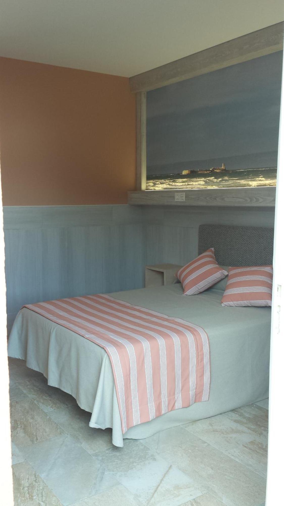 Hostal Noli Chiclana de la Frontera Buitenkant foto