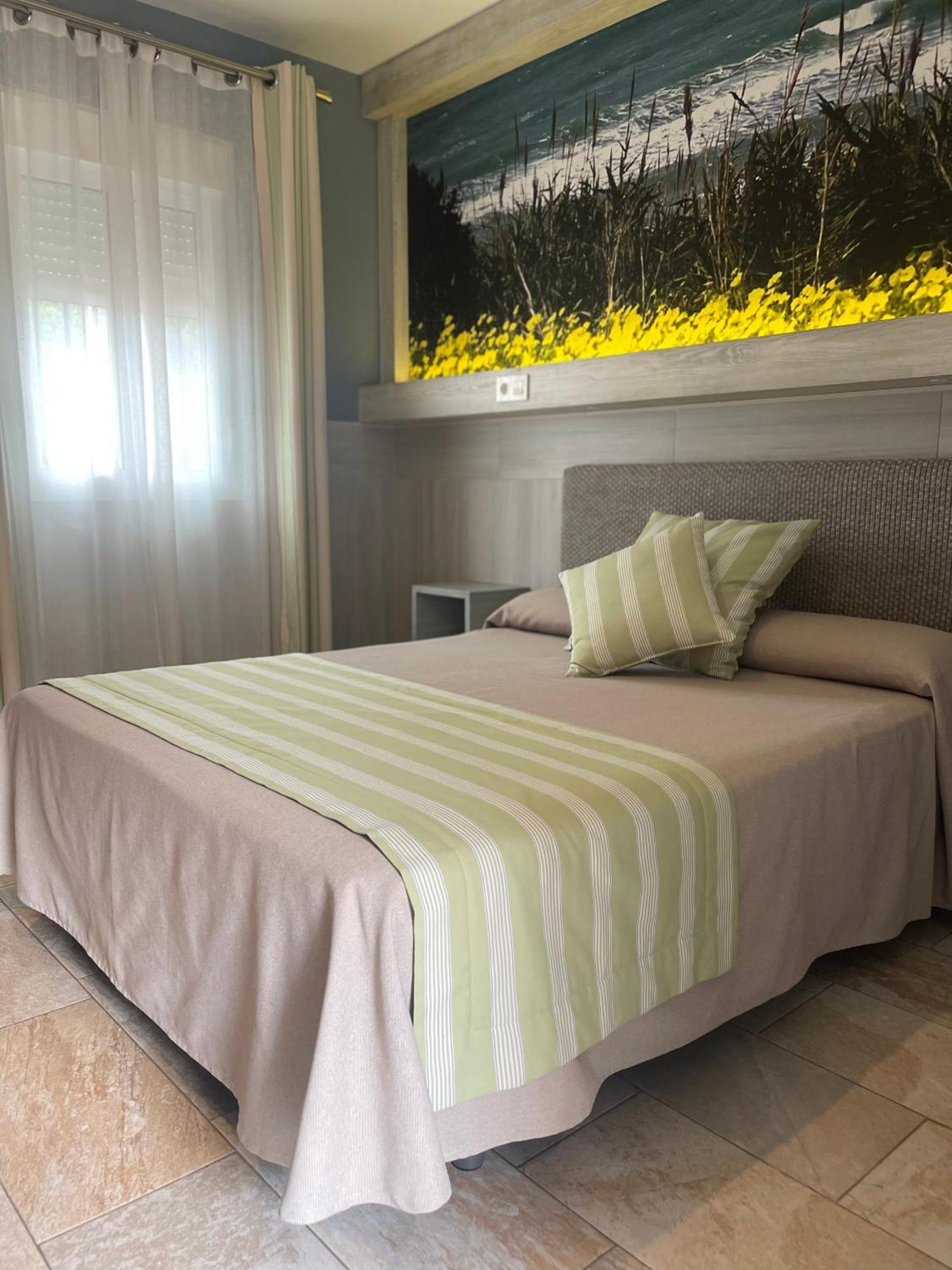 Hostal Noli Chiclana de la Frontera Buitenkant foto