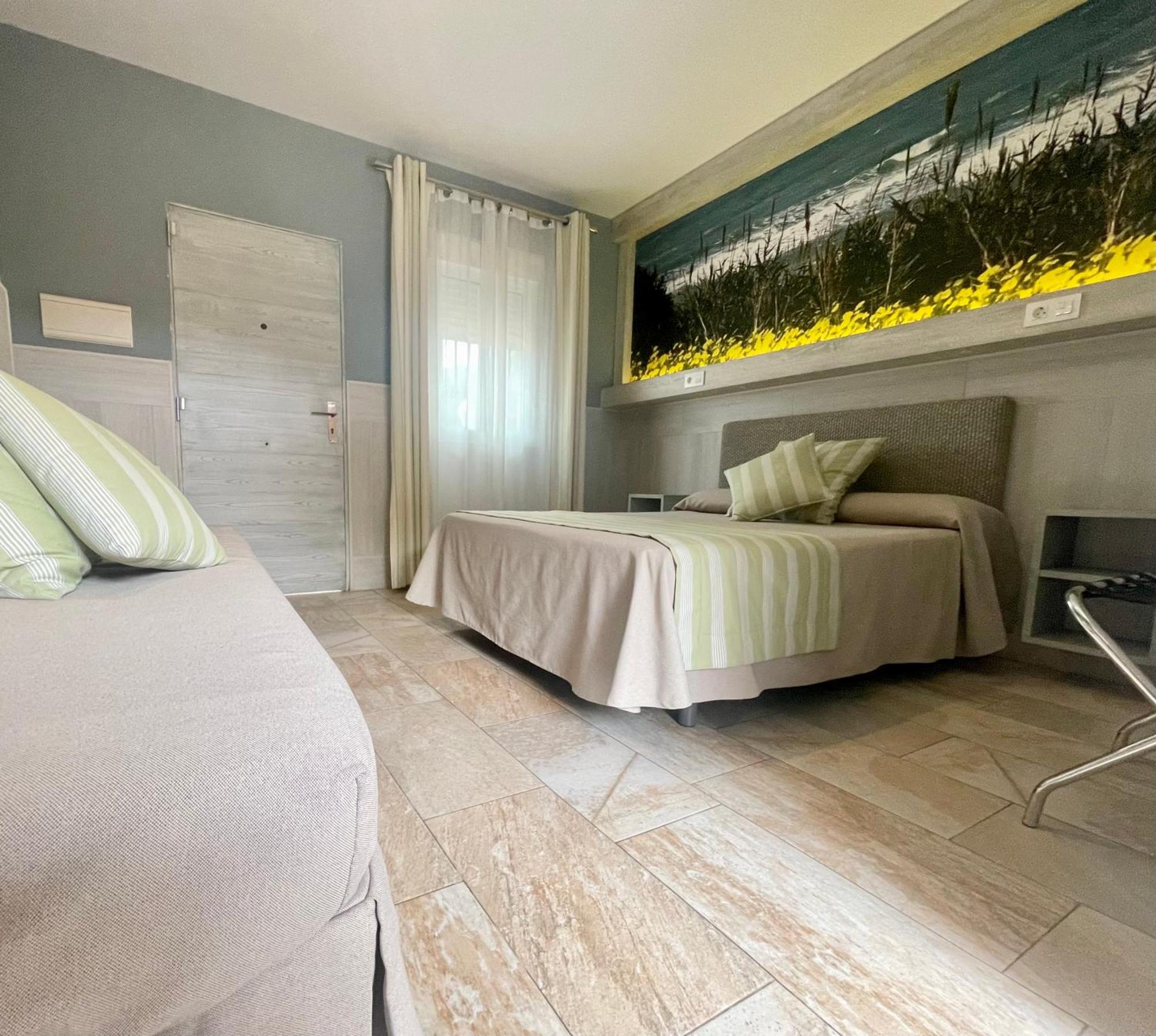 Hostal Noli Chiclana de la Frontera Buitenkant foto