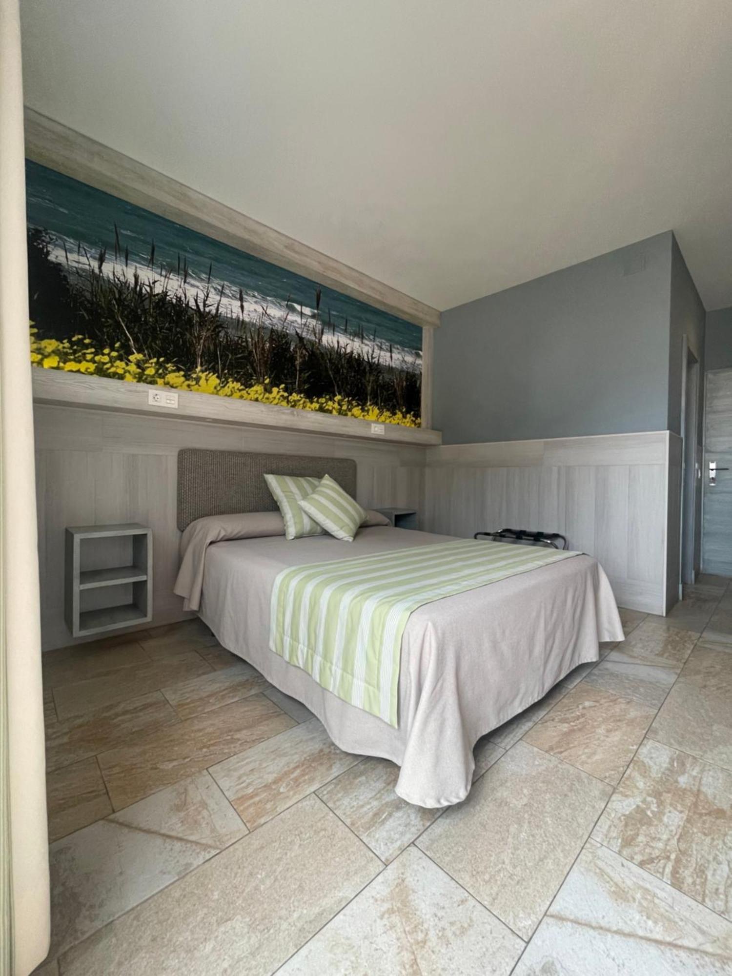 Hostal Noli Chiclana de la Frontera Buitenkant foto