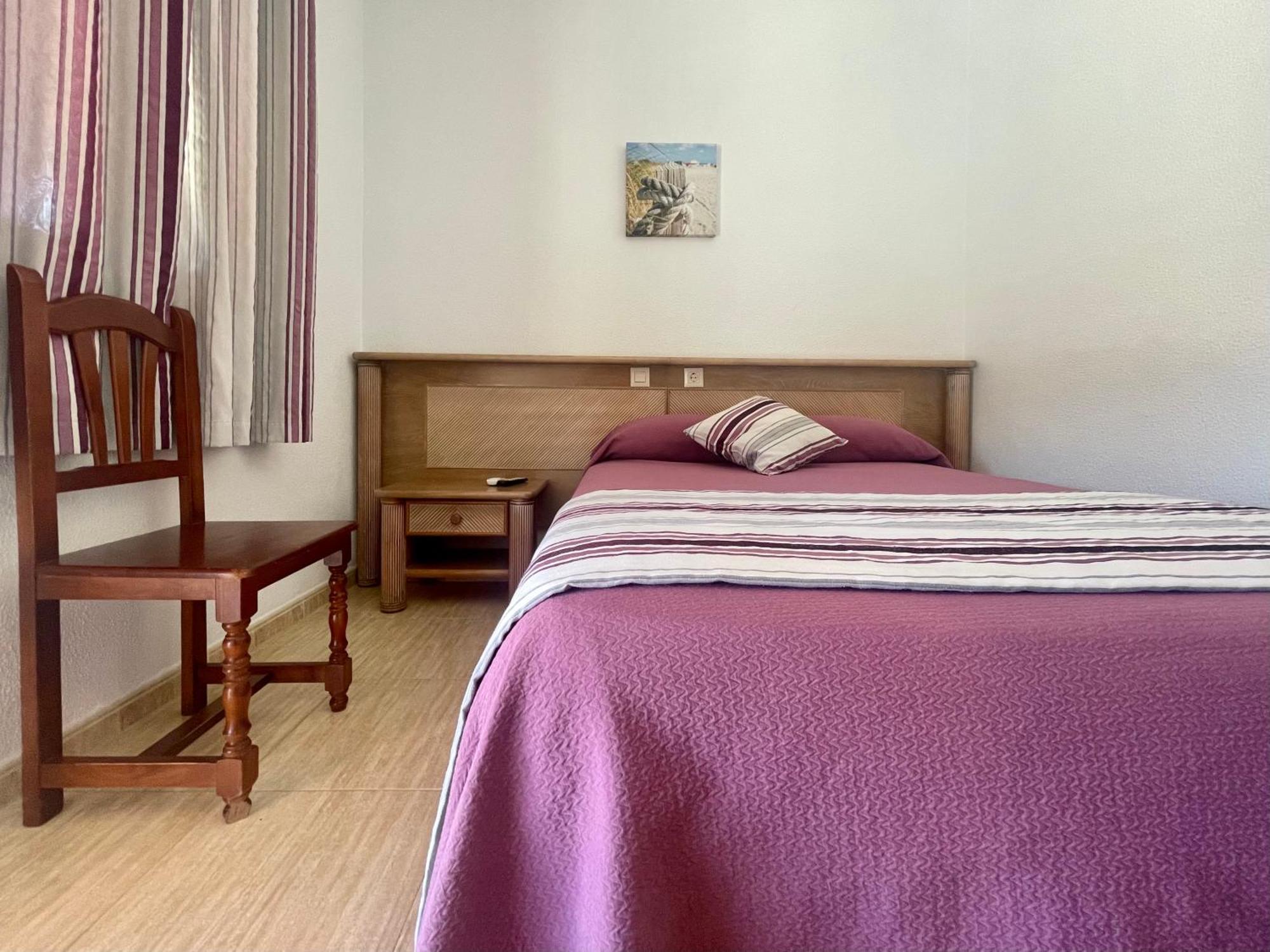 Hostal Noli Chiclana de la Frontera Buitenkant foto