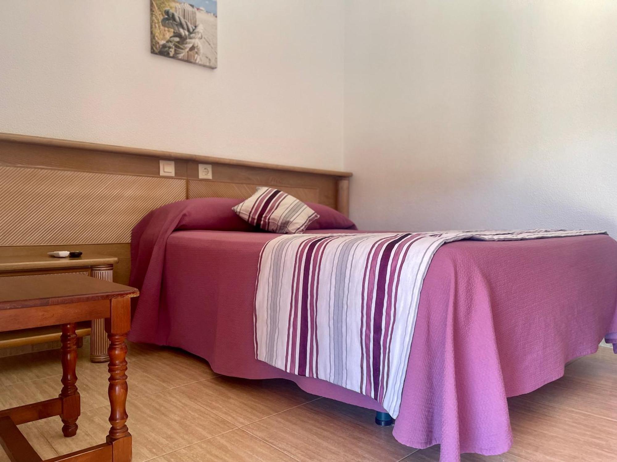 Hostal Noli Chiclana de la Frontera Buitenkant foto