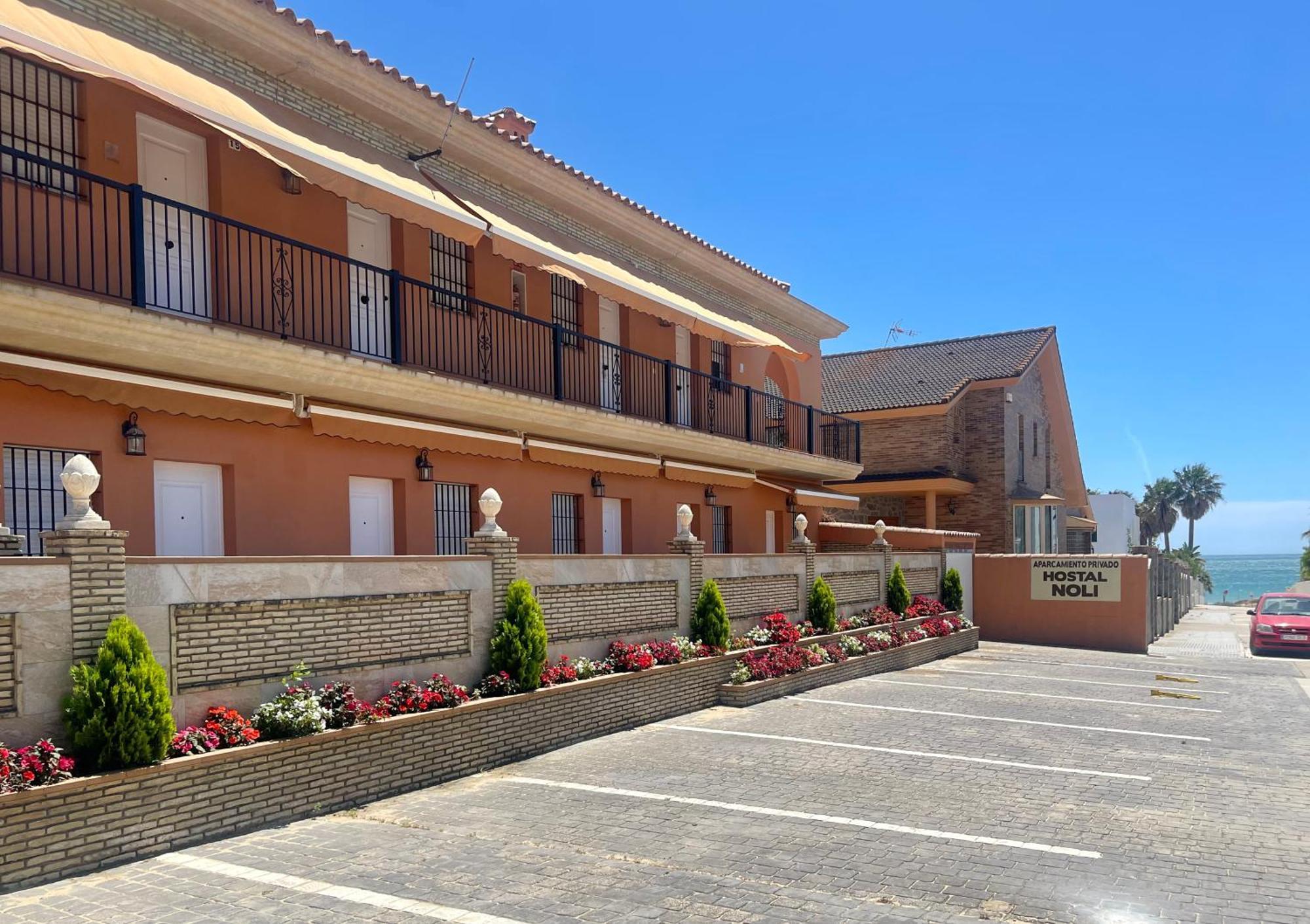 Hostal Noli Chiclana de la Frontera Buitenkant foto