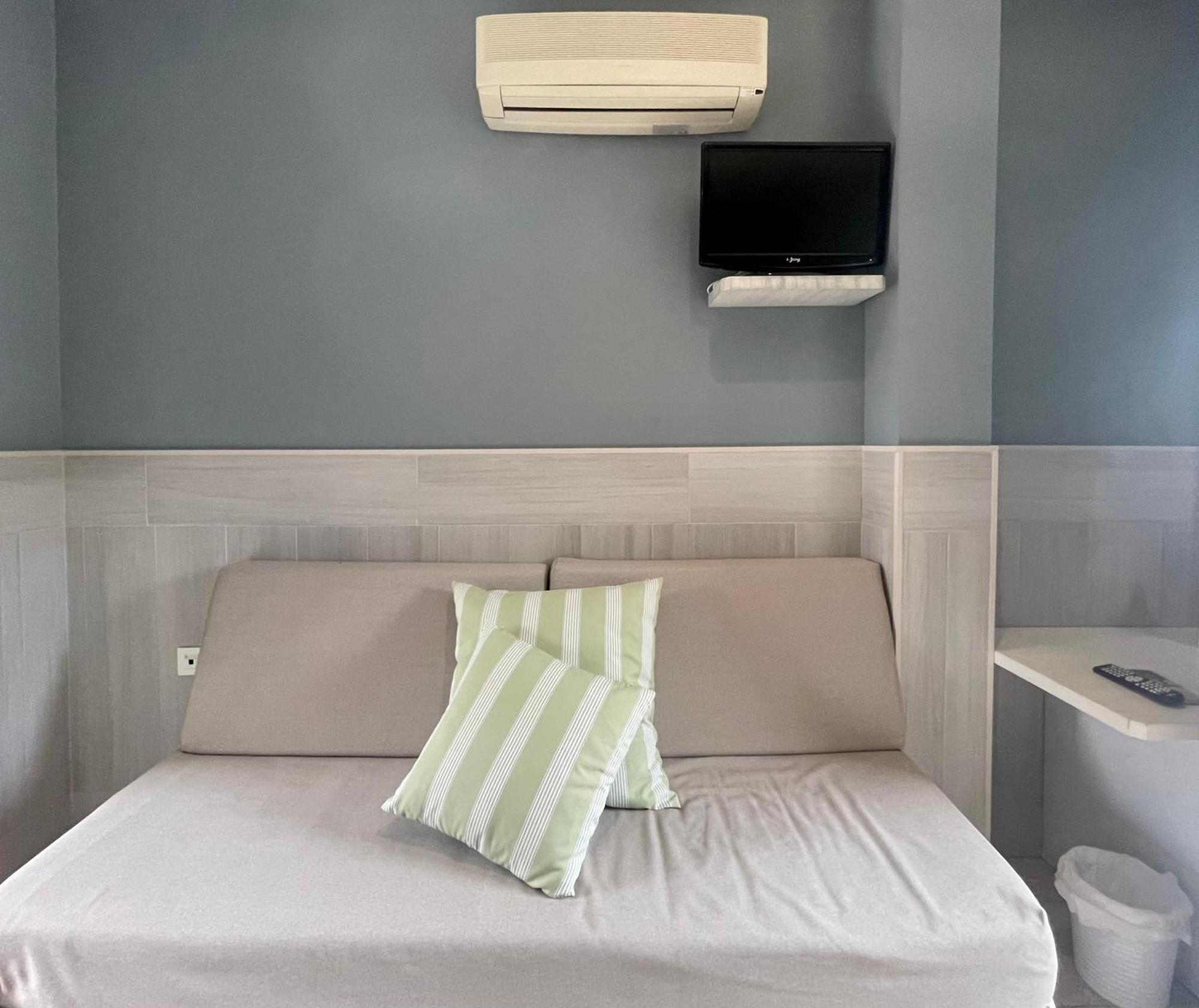 Hostal Noli Chiclana de la Frontera Buitenkant foto