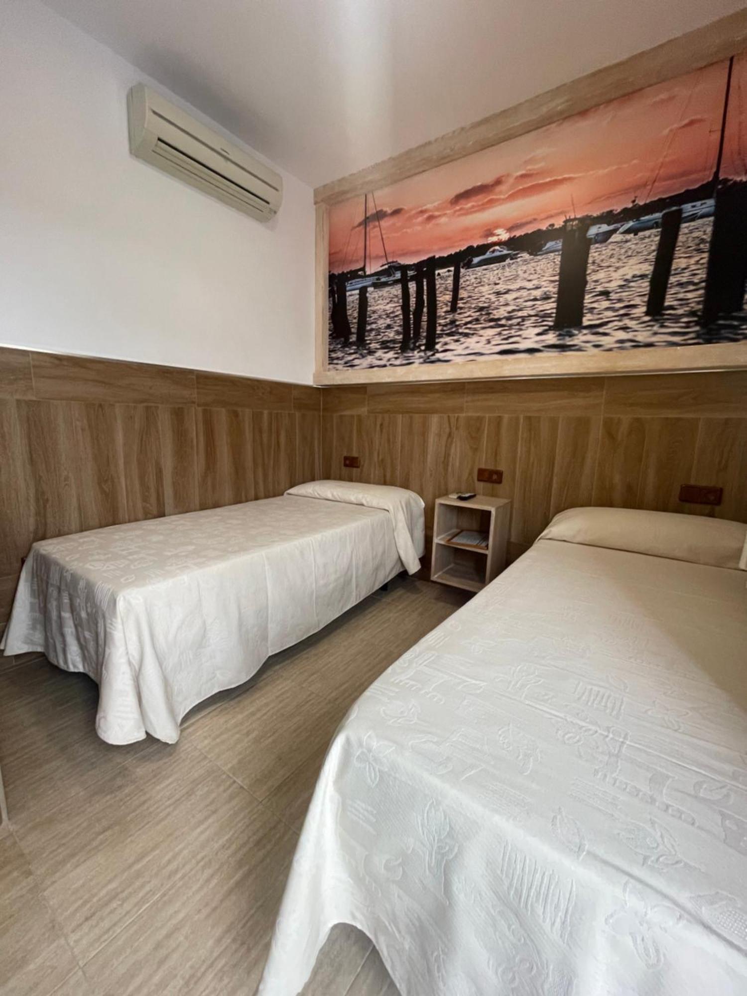 Hostal Noli Chiclana de la Frontera Buitenkant foto