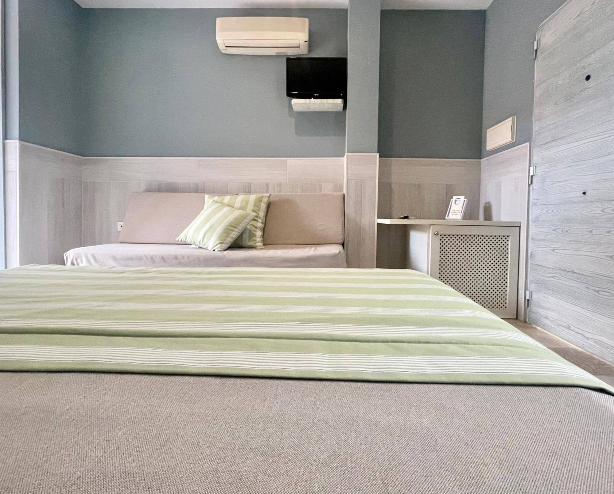 Hostal Noli Chiclana de la Frontera Buitenkant foto