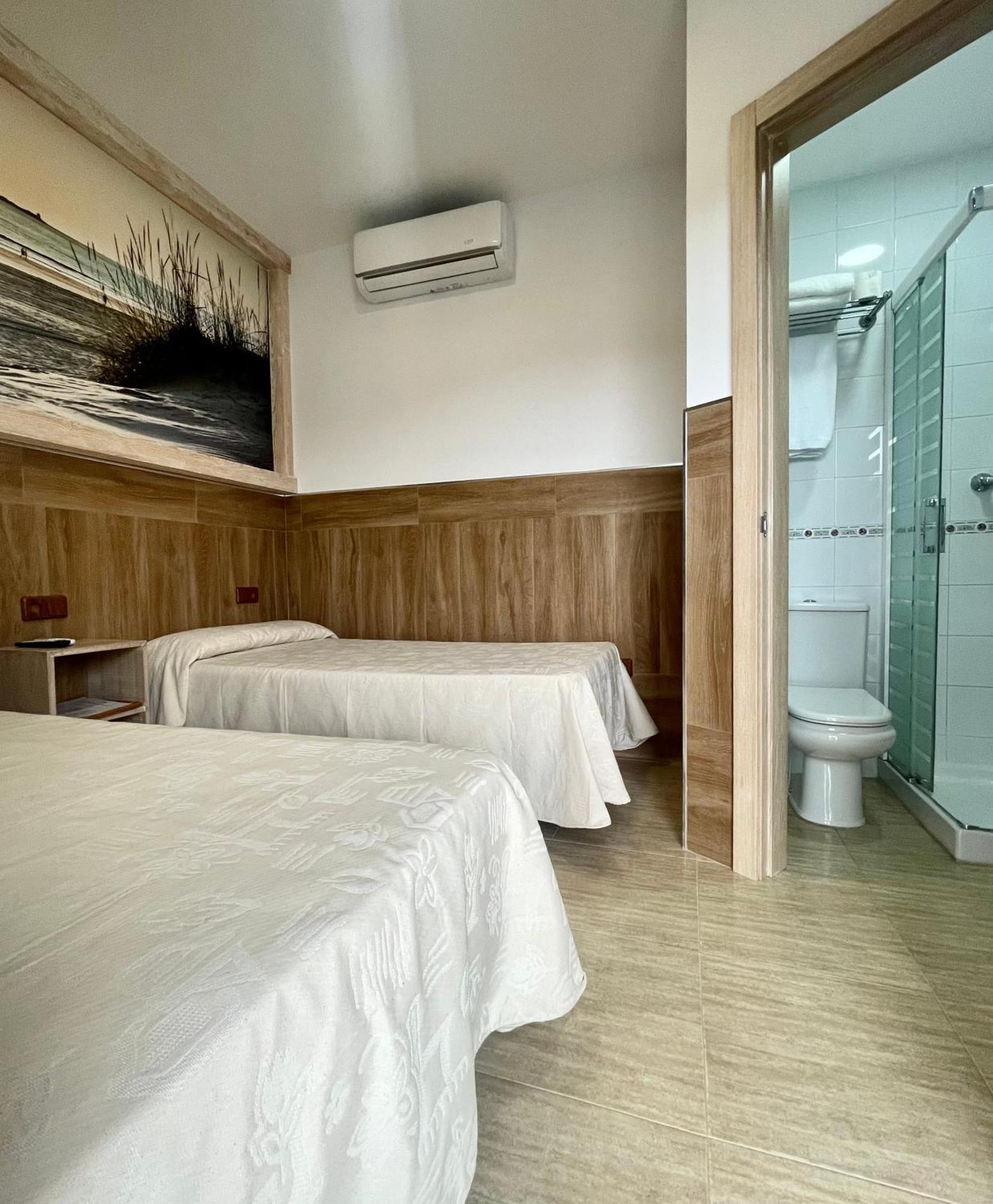 Hostal Noli Chiclana de la Frontera Buitenkant foto