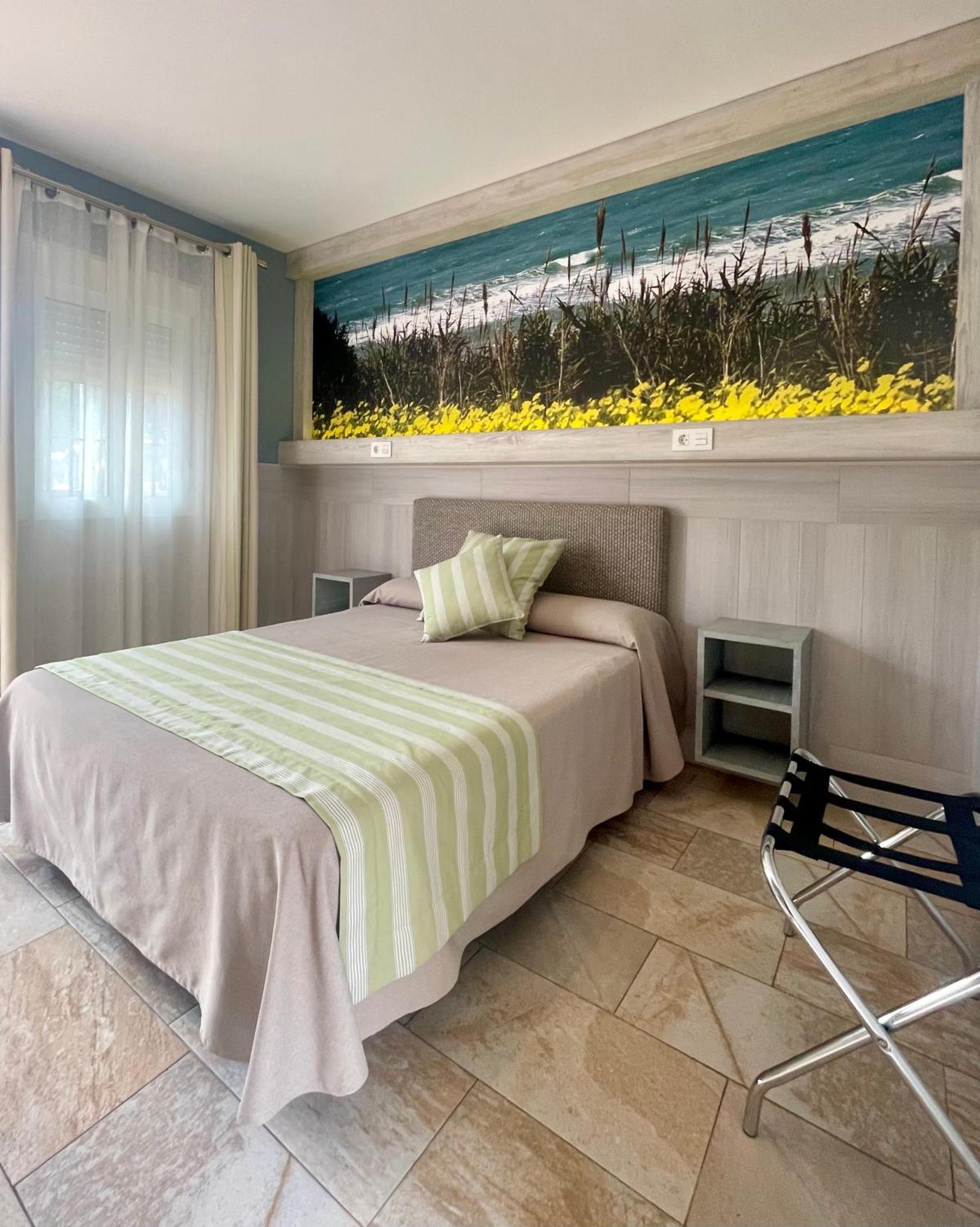 Hostal Noli Chiclana de la Frontera Buitenkant foto