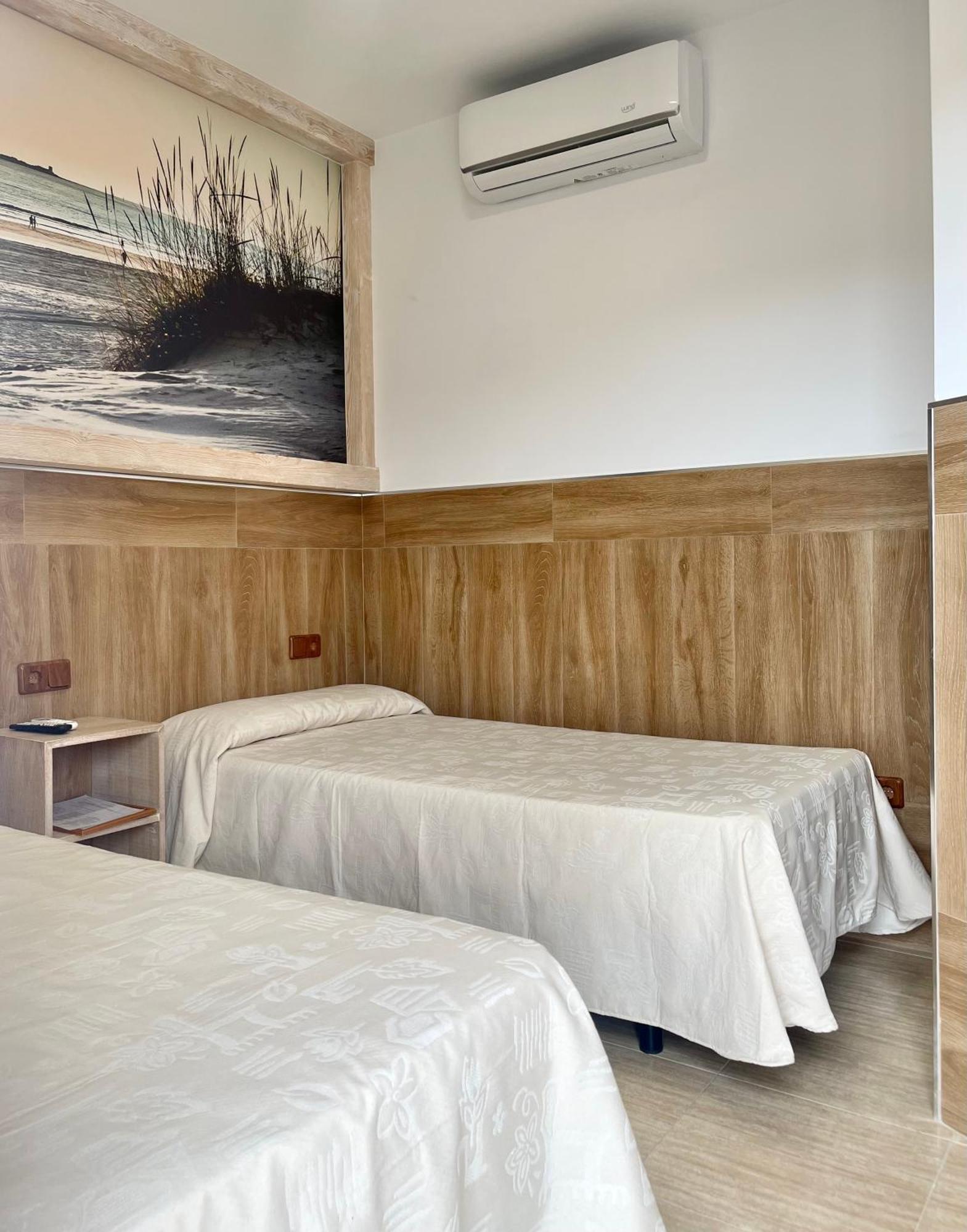 Hostal Noli Chiclana de la Frontera Buitenkant foto